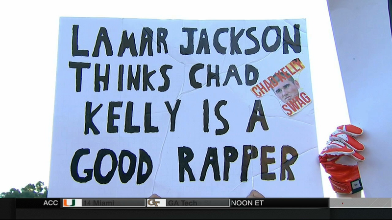 Illustration for article titled Here Is Your Clemson College GameDay Sign Roundup